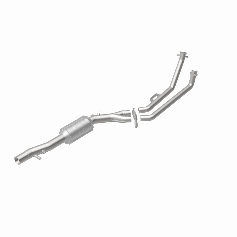 MagnaFlow 24015 hm grade direct-fit catalytic converter, rear view of the turntable spin