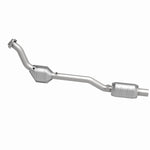 MagnaFlow 93106 hm grade direct-fit catalytic converter, side view of the turntable spin