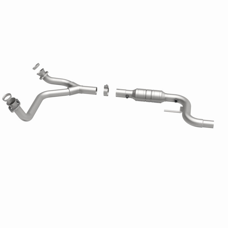 MagnaFlow 93435 hm grade direct-fit catalytic converter, side view of the turntable spin