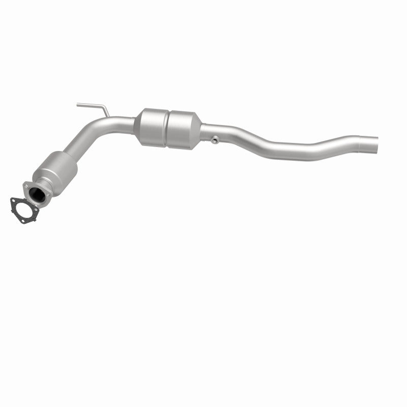 MagnaFlow 23181 hm grade direct-fit catalytic converter, side view of the turntable spin