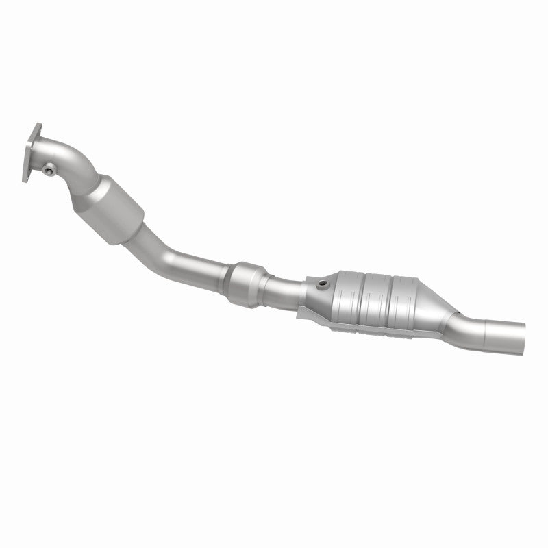 MagnaFlow 24501 hm grade direct-fit catalytic converter, side view of the turntable spin