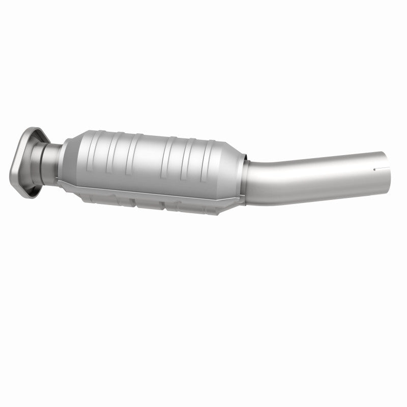 MagnaFlow 23006 hm grade direct-fit catalytic converter, side view of the turntable spin